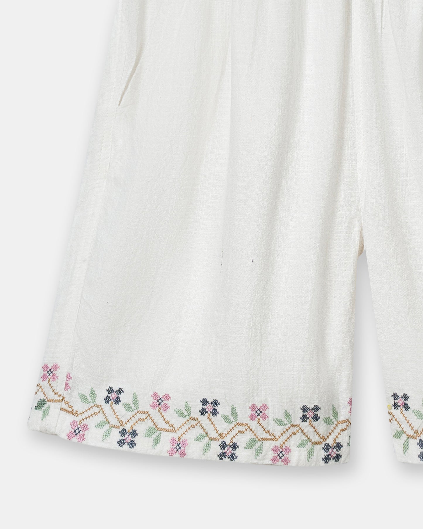 WHITE HEIRLOOM SHORTS - Khoja.co