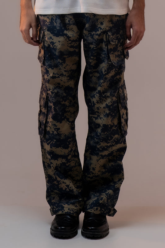 CAMOUFLAGE CARGO TROUSERS