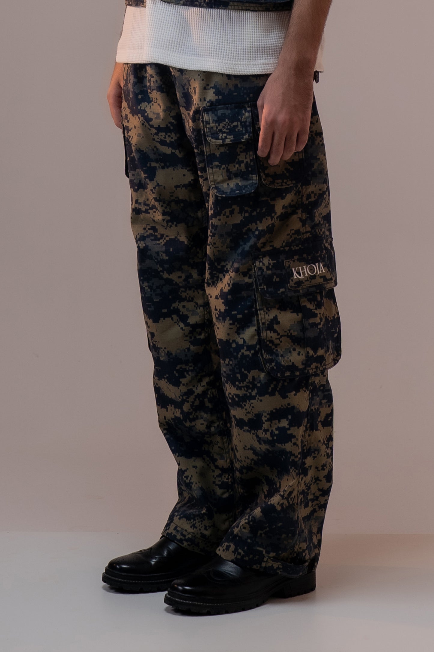 CAMOUFLAGE CARGO TROUSERS