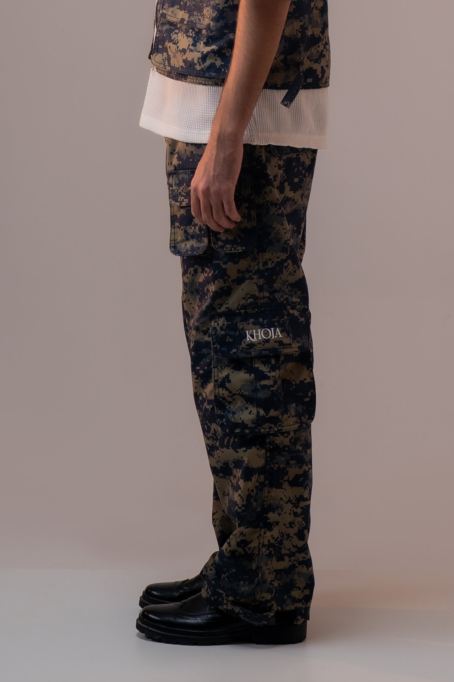 CAMOUFLAGE CARGO TROUSERS